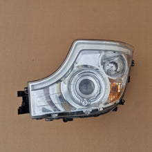 Laden Sie das Bild in den Galerie-Viewer, Frontscheinwerfer Mercedes-Benz A9618205239 K15052026 Links Headlight SCH9743009133vr
