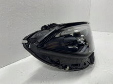 Laden Sie das Bild in den Galerie-Viewer, Frontscheinwerfer Mercedes-Benz W206 A2069064003 Rechts Scheinwerfer Headlight SCH7565012936wt