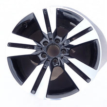 Laden Sie das Bild in den Galerie-Viewer, 1x Alufelge 18 Zoll 7.5&quot; 5x112 52ET A2464010402 Mercedes-Benz W246 Rim Wheel
