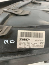 Laden Sie das Bild in den Galerie-Viewer, Frontscheinwerfer Volvo V70 I S80 31353533 Rechts Scheinwerfer Headlight SCH8950148659su