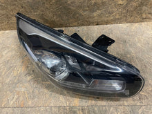 Laden Sie das Bild in den Galerie-Viewer, Frontscheinwerfer Kia Carens IV Xenon Rechts Scheinwerfer Headlight