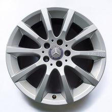 Laden Sie das Bild in den Galerie-Viewer, 1x Alufelge 17 Zoll 7.5&quot; 5x112 47ET Mercedes-Benz W204 Rim Wheel