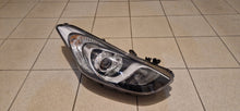 Laden Sie das Bild in den Galerie-Viewer, Frontscheinwerfer Hyundai I30 92102-A6100 Rechts Scheinwerfer Headlight SCH6305031448dv