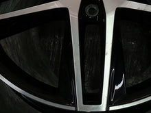 Laden Sie das Bild in den Galerie-Viewer, 1x Alufelge 18 Zoll 7.0&quot; 5x100 51ET Glanz Schwarz 6F0601025 Seat Rim Wheel