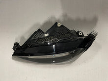 Laden Sie das Bild in den Galerie-Viewer, Frontscheinwerfer Skoda Superb III 3V1941015C Full LED Links Headlight