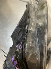 Laden Sie das Bild in den Galerie-Viewer, Frontscheinwerfer VW Polo 2G1941005C Links Scheinwerfer Headlight SCH9233939044zv