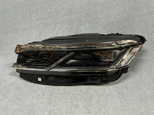 Laden Sie das Bild in den Galerie-Viewer, Frontscheinwerfer VW Touareg 761941081 LED Links Scheinwerfer Headlight