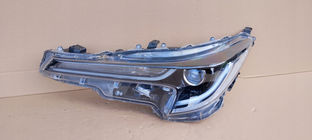 Frontscheinwerfer Toyota Corolla 81150-02S70 L463838 LED Rechts oder Links