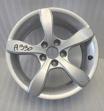 Laden Sie das Bild in den Galerie-Viewer, 1x Alufelge 15 Zoll 6.0&quot; 5x100 29ET Glanz Silber 8X0071495 Audi A1 Rim Wheel