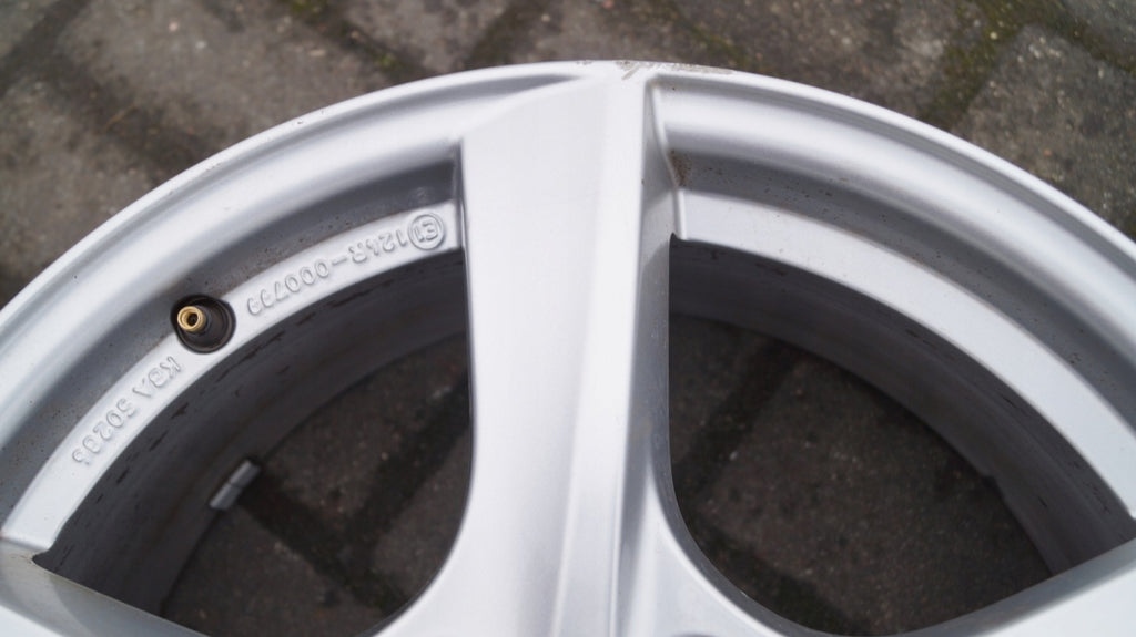 4x Alufelge 17 Zoll 7.0" 5x112 40ET Silber KBA50286 VO516034 Rim Wheel FEL2778718524qd