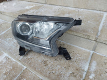 Load image into Gallery viewer, Frontscheinwerfer Ford Ranger EB3E13W029 Rechts Scheinwerfer Headlight