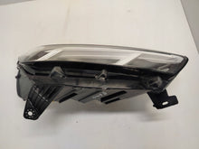 Laden Sie das Bild in den Galerie-Viewer, Frontscheinwerfer Dacia Sandero III Logan Jogger 260103884R LED Rechts Headlight