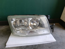 Laden Sie das Bild in den Galerie-Viewer, Frontscheinwerfer Man 8125101-6684 Rechts Scheinwerfer Headlight SCH4998207409jk