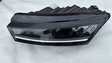 Laden Sie das Bild in den Galerie-Viewer, Frontscheinwerfer Skoda Octavia IV 5E4941015 LE18A6418030111823100 LED Links SCH2124091122aw