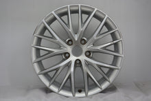 Load image into Gallery viewer, 1x Alufelge 17 Zoll 7.0&quot; 5x112 49ET Glanz Grau 5F0601025H Seat Rim Wheel