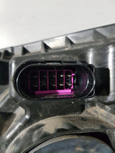 Load image into Gallery viewer, Frontscheinwerfer VW Crafter 7C1941006 Rechts Scheinwerfer Headlight SCH9369903309pc