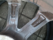 Load image into Gallery viewer, 1x Alufelge 17 Zoll 7.0" 5x108 50ET Glanz 31650337 Volvo I Rim Wheel FEL9137687347qj