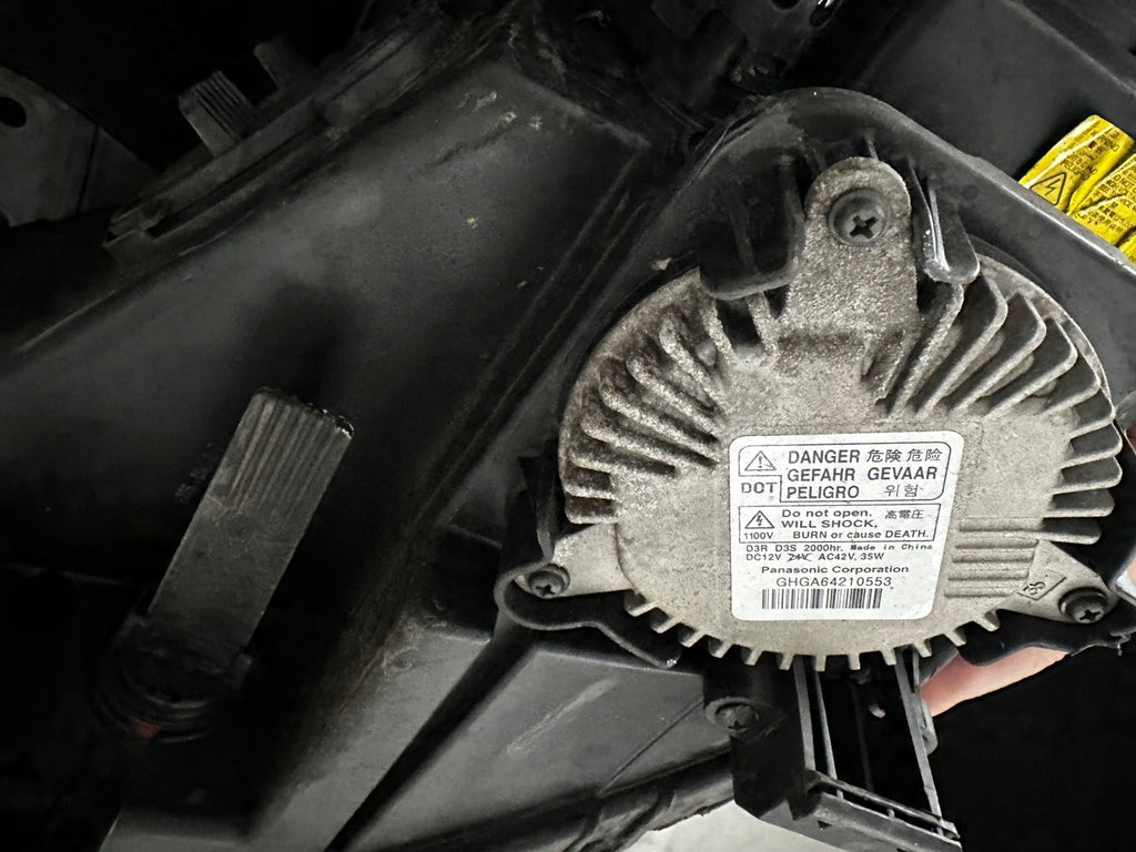 Frontscheinwerfer Kia Carens IV Xenon Rechts Scheinwerfer Headlight