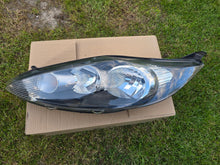 Laden Sie das Bild in den Galerie-Viewer, Frontscheinwerfer Ford Fiesta I 1EJ24704501 8A6113W030AF Links Headlight SCH7644227574nl