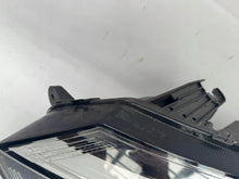 Laden Sie das Bild in den Galerie-Viewer, Frontscheinwerfer Dacia Sandero III 260601750R Full LED Rechts oder Links