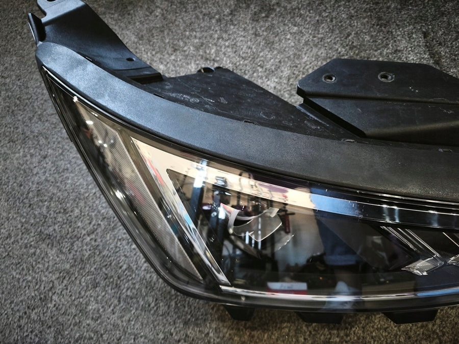 Frontscheinwerfer Hyundai Elantra Rechts Scheinwerfer Headlight SCH5771582333hy