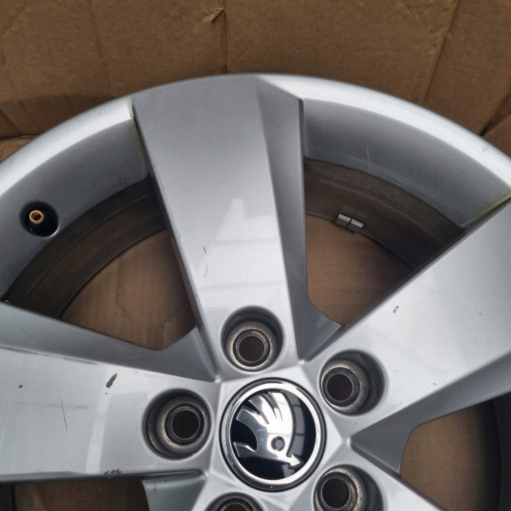 1x Alufelge 16 Zoll 6.0" 5x100 35ET Glanz Silber 657601025J Skoda Scala FEL2875382006yj