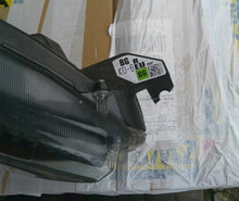 Load image into Gallery viewer, Frontscheinwerfer Toyota 4 Yaris Rechts Scheinwerfer Headlight