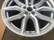 Load image into Gallery viewer, 1x Alufelge 19 Zoll 9.0" 5x112 38ET Glanz Silber 6880685 BMW G05 Rim Wheel FEL7310047095um