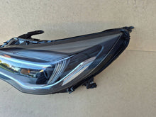 Laden Sie das Bild in den Galerie-Viewer, Frontscheinwerfer Opel Astra K 39158005 Links Scheinwerfer Headlight SCH8815355439zq