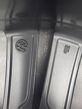 Load image into Gallery viewer, 1x Alufelge 17 Zoll 7.0" 5x112 40ET Matt Grau 3G0601025BF MA-DAR81 VW Passat B8 FEL7286326294bg