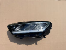 Laden Sie das Bild in den Galerie-Viewer, Frontscheinwerfer Dacia Troc T Roc 90198870 LED Links Scheinwerfer Headlight