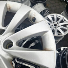 Load image into Gallery viewer, 1x Alufelge 17 Zoll 7.0" 5x115 44ET Glanz Silber OP068K1 Opel Zafira Rim Wheel FEL3766526714iz