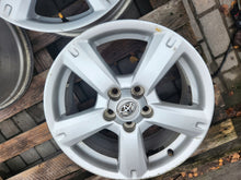 Laden Sie das Bild in den Galerie-Viewer, 1x Alufelge 17 Zoll 7.0&quot; 5x114.3 45ET Toyota Rim Wheel
