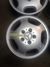 Laden Sie das Bild in den Galerie-Viewer, 4x Alufelge 15 Zoll 5.5" 5x112 54ET Glanz Silber A1684011702 Mercedes-Benz W204 FEL2844159519lu