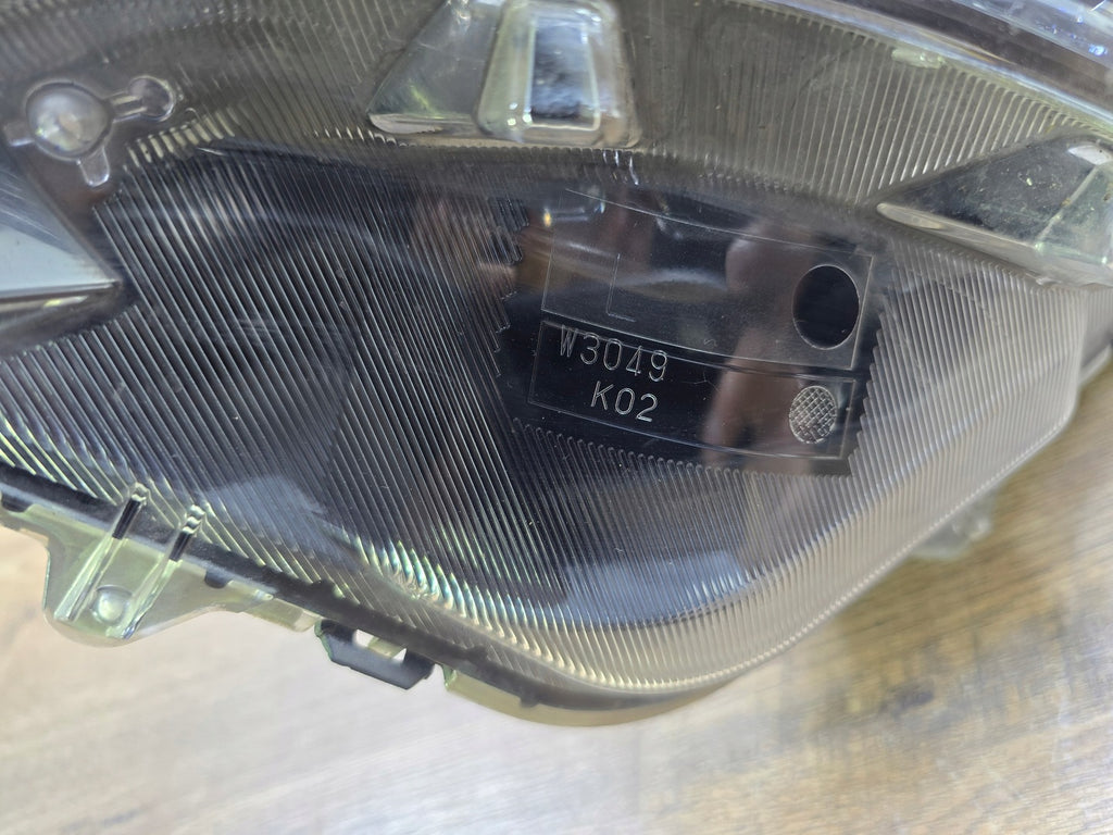 Frontscheinwerfer Toyota W3049 Links Scheinwerfer Headlight SCH3864719971rv