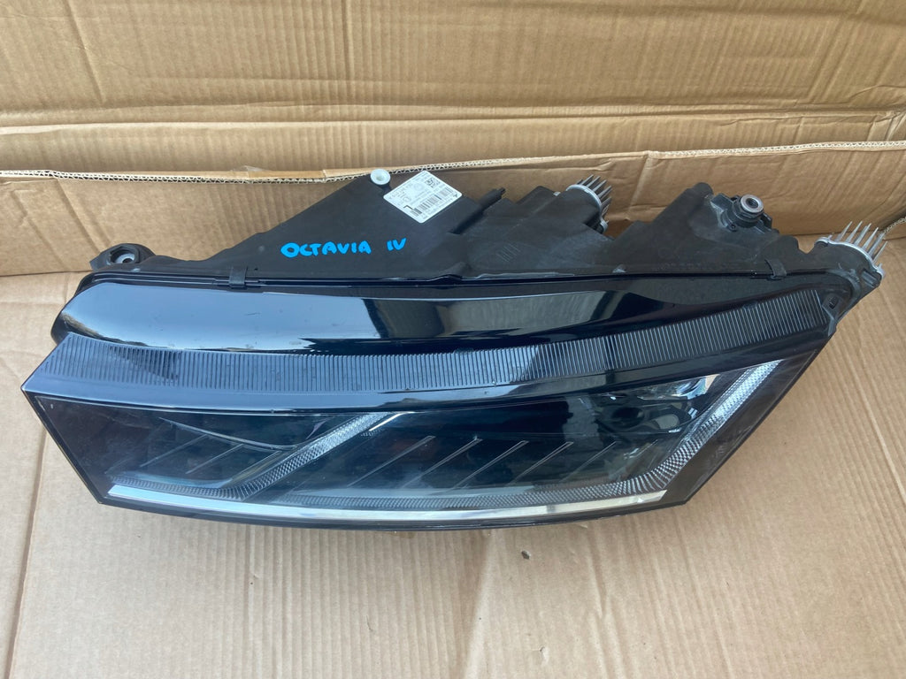Frontscheinwerfer Skoda Octavia IV 5E4941015A LED Links Scheinwerfer Headlight SCH2192380413fu