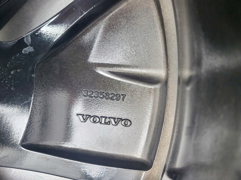 1x Alufelge 19 Zoll 8.0" 5x108 42ET Glanz Schwarz 32358297 Volvo V60 S60 FEL3107947449zc