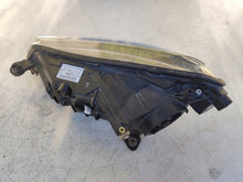 Laden Sie das Bild in den Galerie-Viewer, Frontscheinwerfer Skoda Superb III 3V1941016A Xenon Rechts Headlight