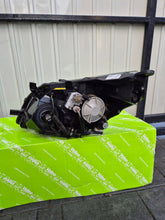 Laden Sie das Bild in den Galerie-Viewer, Frontscheinwerfer Toyota Verso 81110-0F100 Rechts Scheinwerfer Headlight SCH4569709333te