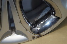 Laden Sie das Bild in den Galerie-Viewer, 1x Alufelge 17 Zoll 7.0&quot; 5x114.3 53ET 52910-A5550 Hyundai Rim Wheel