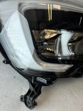 Load image into Gallery viewer, Frontscheinwerfer Renault Master 260105567R Rechts Scheinwerfer Headlight