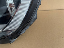 Load image into Gallery viewer, Frontscheinwerfer VW Sharan 7N1941005C Links Scheinwerfer Headlight SCH9767996558ms