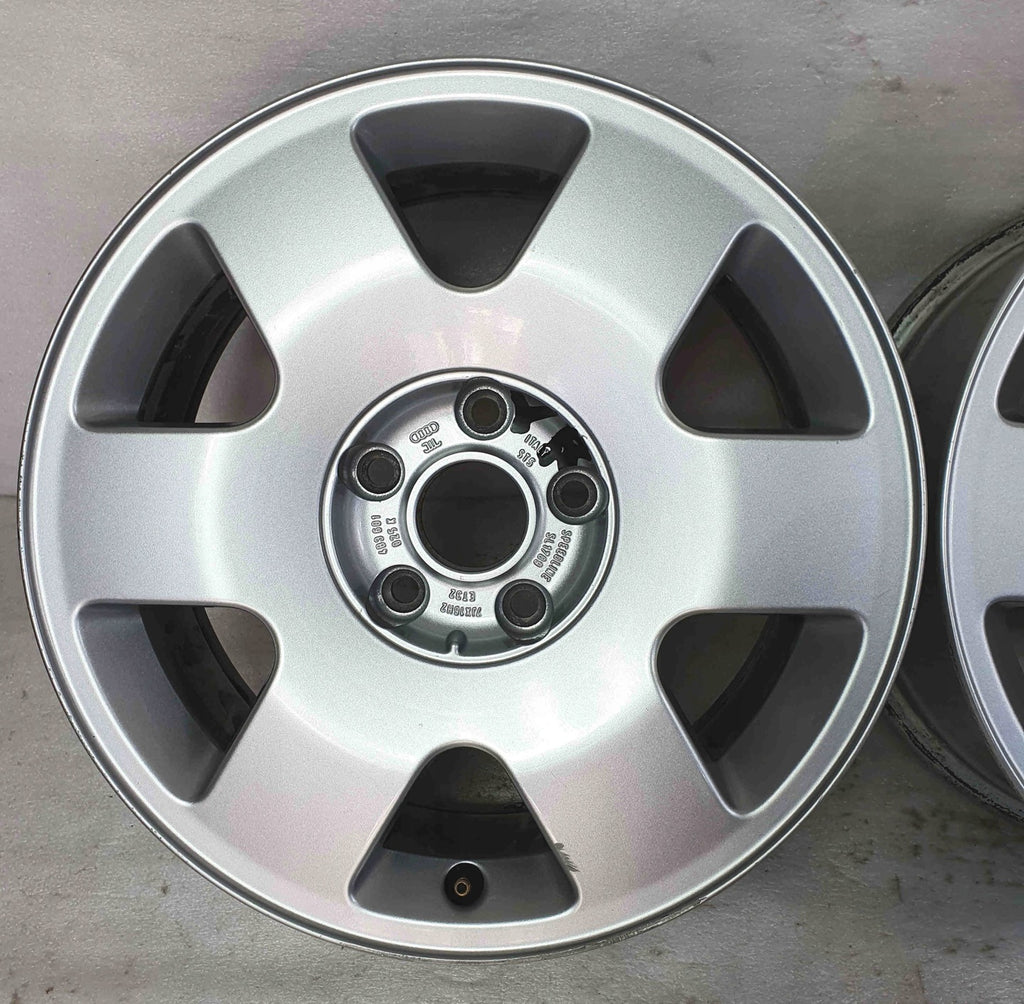 4x Alufelge 16 Zoll 7.0" 5x112 32ET Glanz Silber 8B3601025K Audi C5 A4 B6 B7