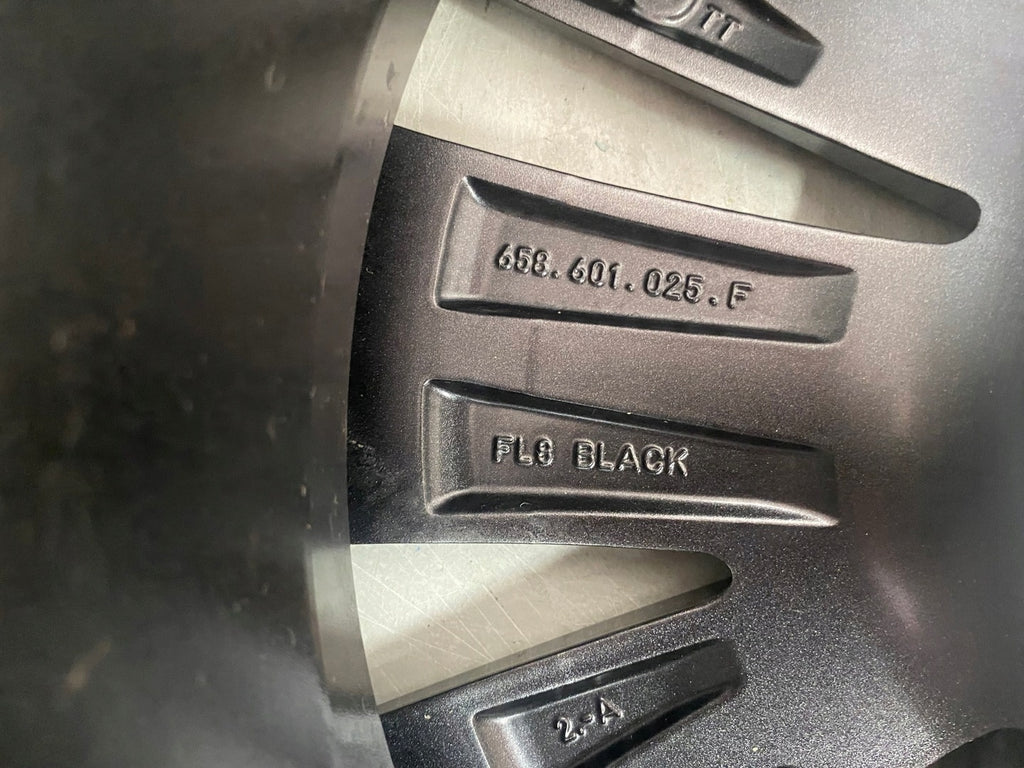 1x Alufelge 17 Zoll 6.5" 5x100 40ET 685601025 Skoda Kamiq Rim Wheel