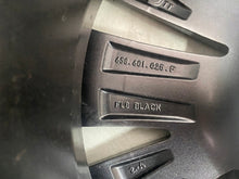 Laden Sie das Bild in den Galerie-Viewer, 1x Alufelge 17 Zoll 6.5&quot; 5x100 40ET 685601025 Skoda Kamiq Rim Wheel