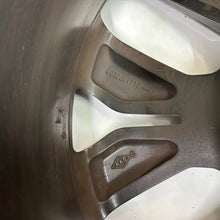 Laden Sie das Bild in den Galerie-Viewer, 1x Alufelge 17 Zoll 7.0" 4x100 37ET Glanz Graphit 403000324 Mg Clio 1 Rim Wheel FEL8538154972sl