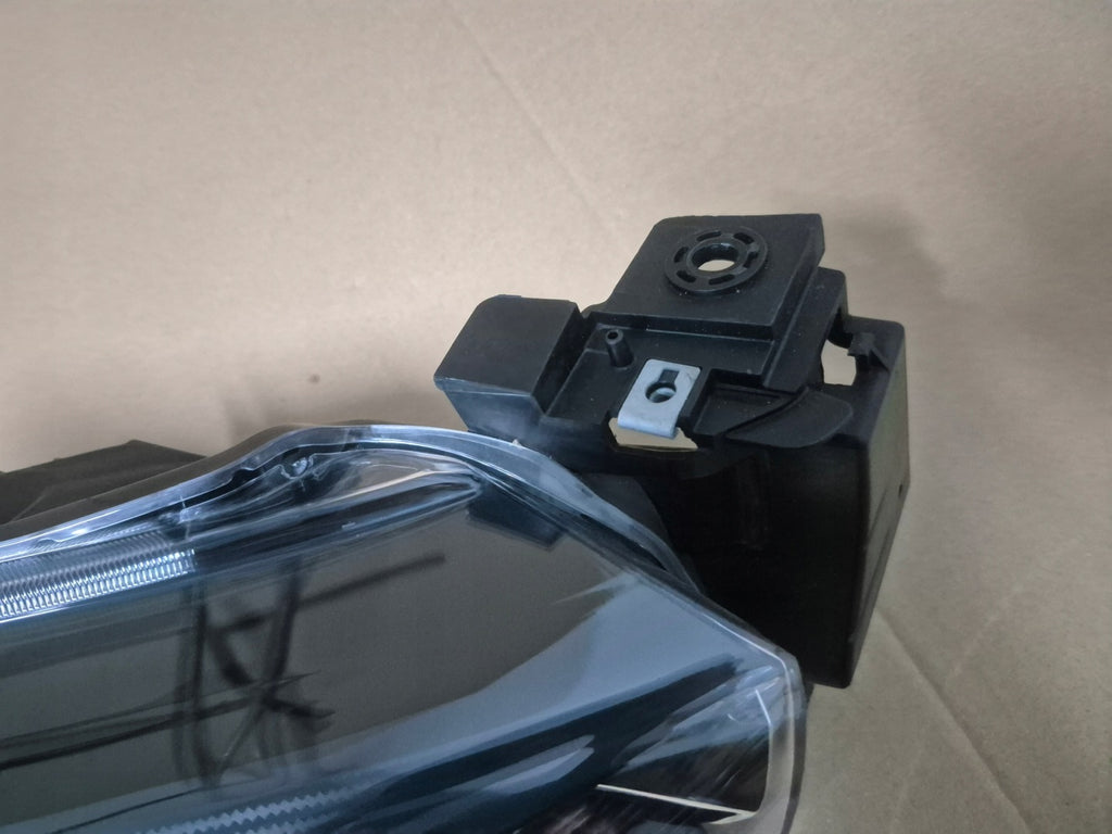 Frontscheinwerfer Mazda II D09K-51030 Rechts Scheinwerfer Headlight SCH7316106014ff