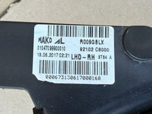 Laden Sie das Bild in den Galerie-Viewer, Frontscheinwerfer Hyundai I20 II 92102C8000 01047099900010R009GBLX Rechts SCH1728870663tw