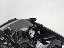 Laden Sie das Bild in den Galerie-Viewer, Frontscheinwerfer Toyota Yaris SPP8372 Links Scheinwerfer Headlight