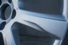 Load image into Gallery viewer, 1x Alufelge 17 Zoll 7.0" 5x108 50ET Glanz Silber 31400029 Volvo Rim Wheel FEL6573633157cd